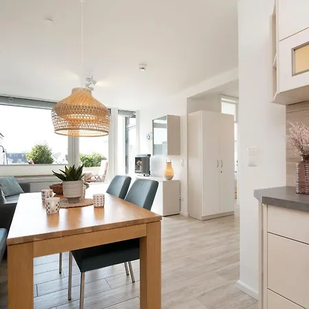 Weidenweg 14- Sonnenblume 9 * Grömitz